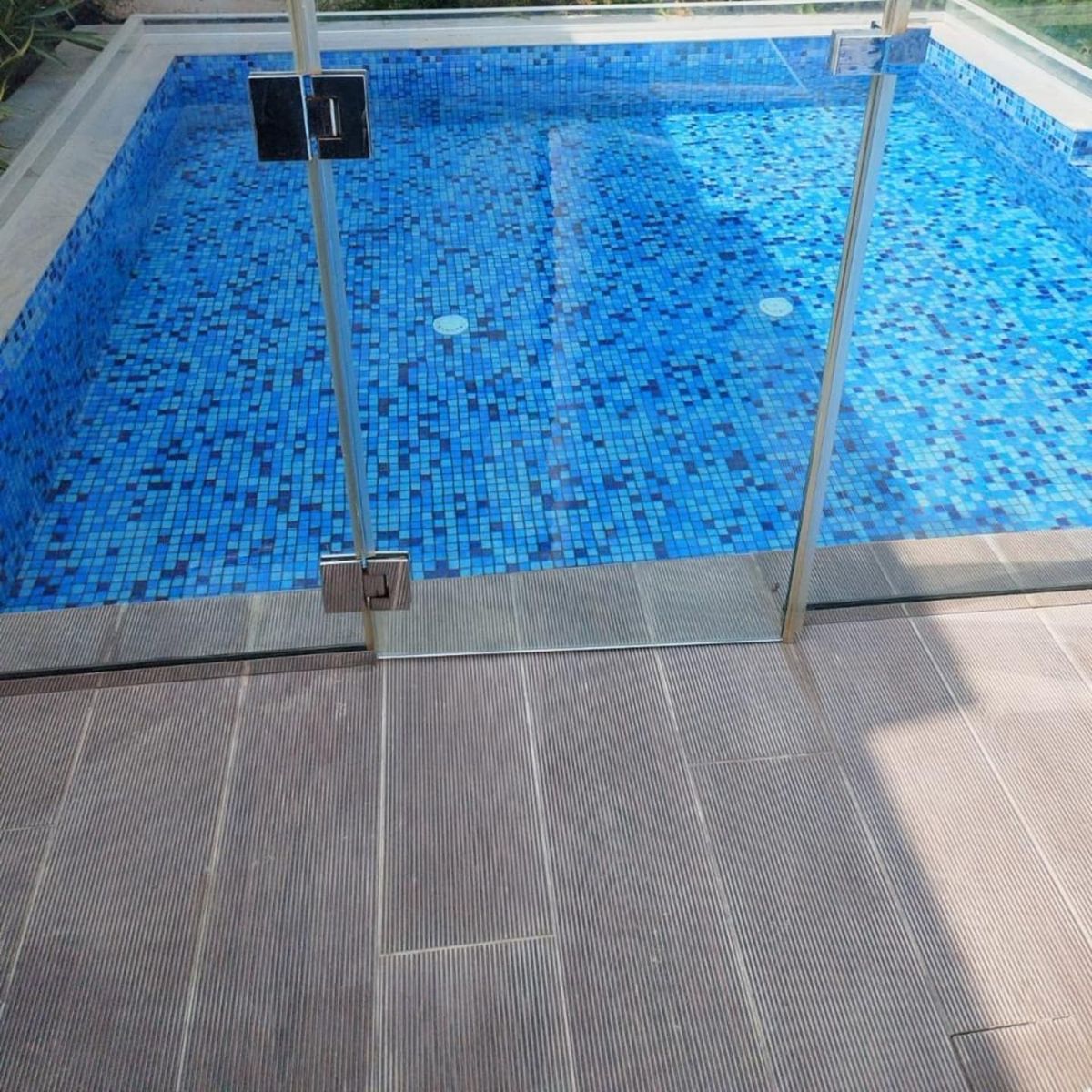 Pool Glass Railing